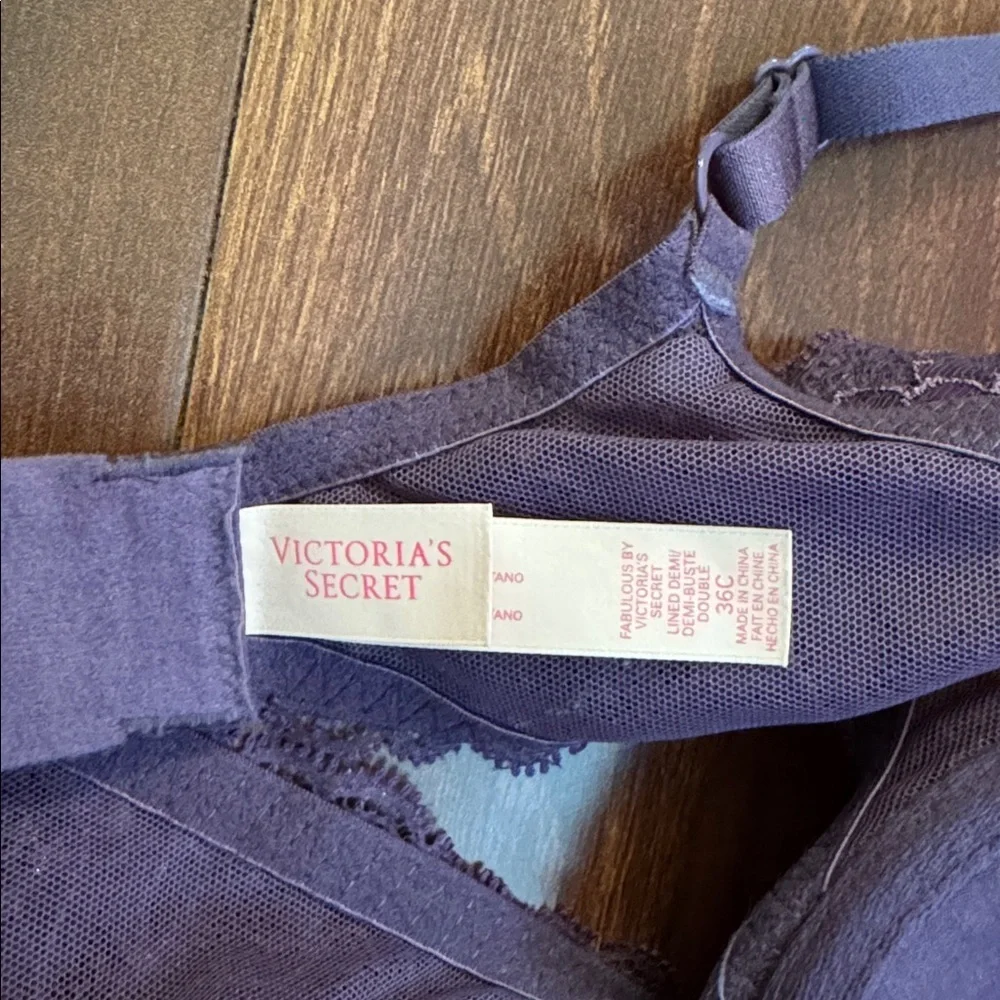 VICTORIA’S SECRET Purple Lace Trim Underwire Bra Size 36C